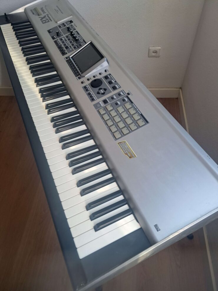 Teclado sintetizador 88 teclas Roland Fantom X8 - Imagen 2